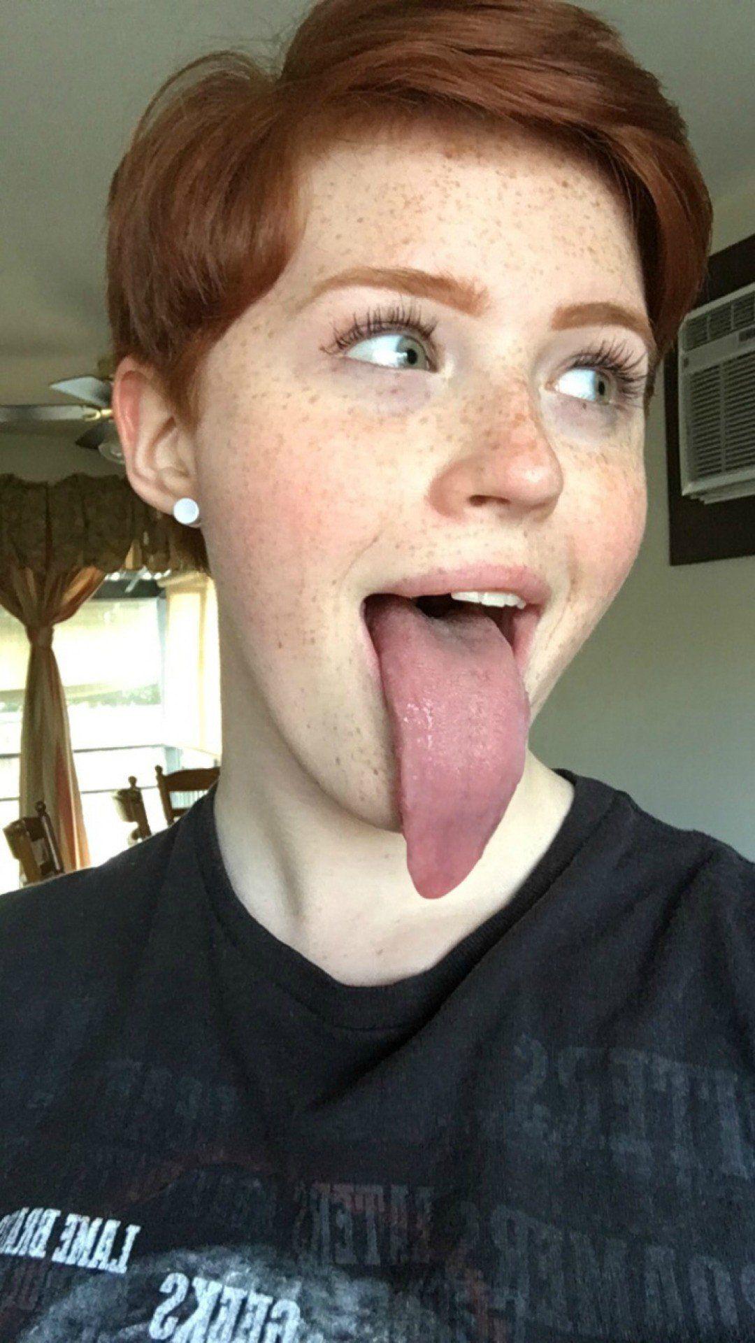 X-Ray reccomend girl tongue