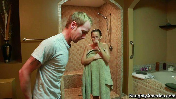sex becce leah girlfriend mother shower