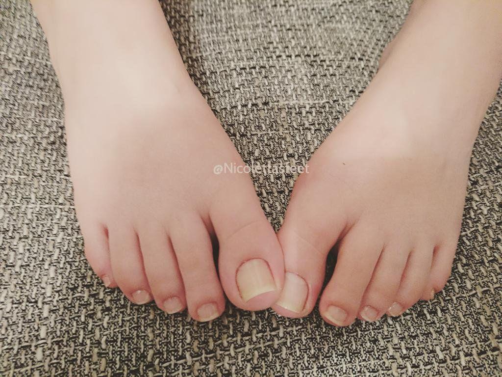 Foot fetish perfect toes